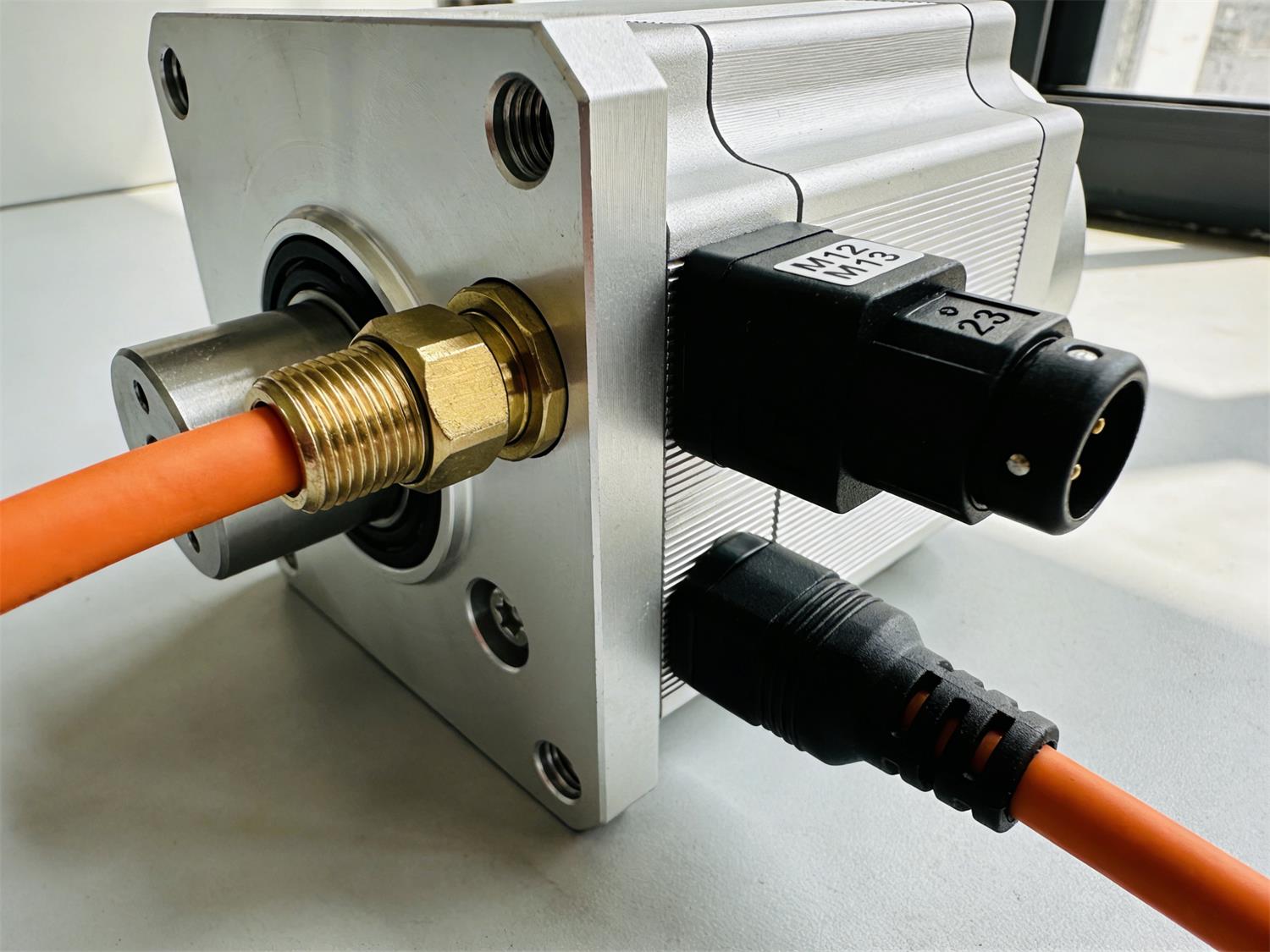 M12&M23在编码器上的应用